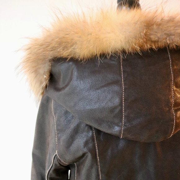 Leather Jacket with fur hood - Picture 11 of 15